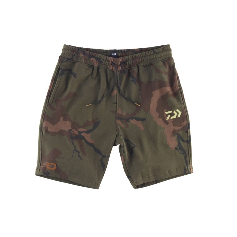 DAIWA Carp Camo Joggers Shorts XXL in camo green with elastic waistband, drawstrings, and subtle logo detailing. Ideal for casual outdoor wear.