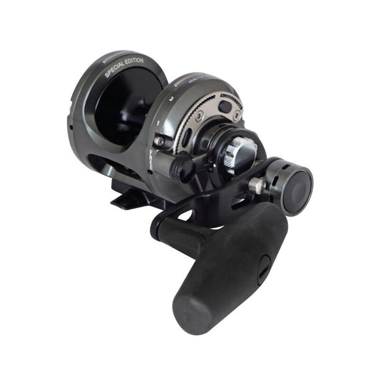 OKUMA Makaira Sea Two Speed Lever Drag 20II fishing reel with a durable metal frame, ergonomic handle, and precision drag system for deep-sea fishing.